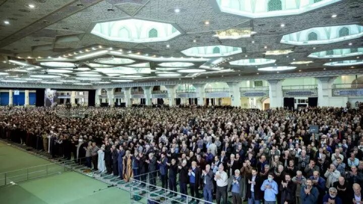 ویدیوی استثنایی خبرنگار ان‌بی‌سی از حال و هوای نماز جمعه تهران